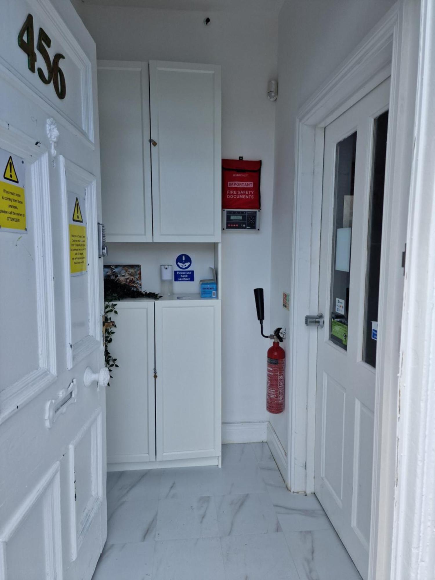 Hostel Aunty Katie'S House, Ni Tourist Board Certified & Located On The Main Oldpark Road To Belfast, With Free Continental Breakfast & Free Ultra Fast Sky Internet, Free Sky Sports & Free Sky Cinema, Self-Check In After 10Pm Gmt Exteriér fotografie