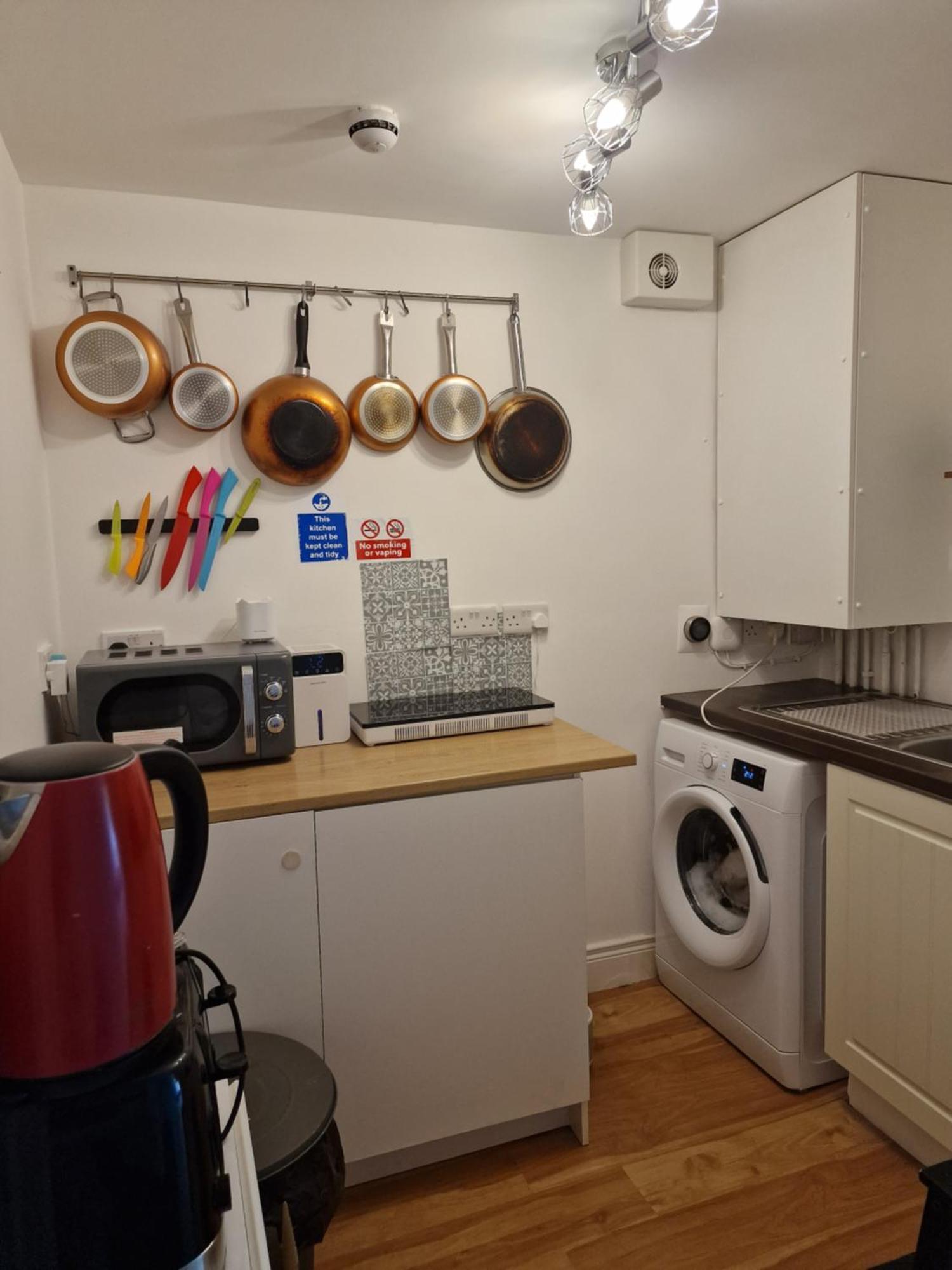Hostel Aunty Katie'S House, Ni Tourist Board Certified & Located On The Main Oldpark Road To Belfast, With Free Continental Breakfast & Free Ultra Fast Sky Internet, Free Sky Sports & Free Sky Cinema, Self-Check In After 10Pm Gmt Exteriér fotografie