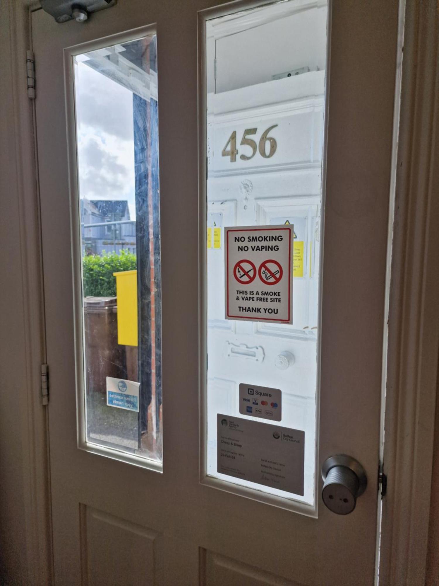 Hostel Aunty Katie'S House, Ni Tourist Board Certified & Located On The Main Oldpark Road To Belfast, With Free Continental Breakfast & Free Ultra Fast Sky Internet, Free Sky Sports & Free Sky Cinema, Self-Check In After 10Pm Gmt Exteriér fotografie
