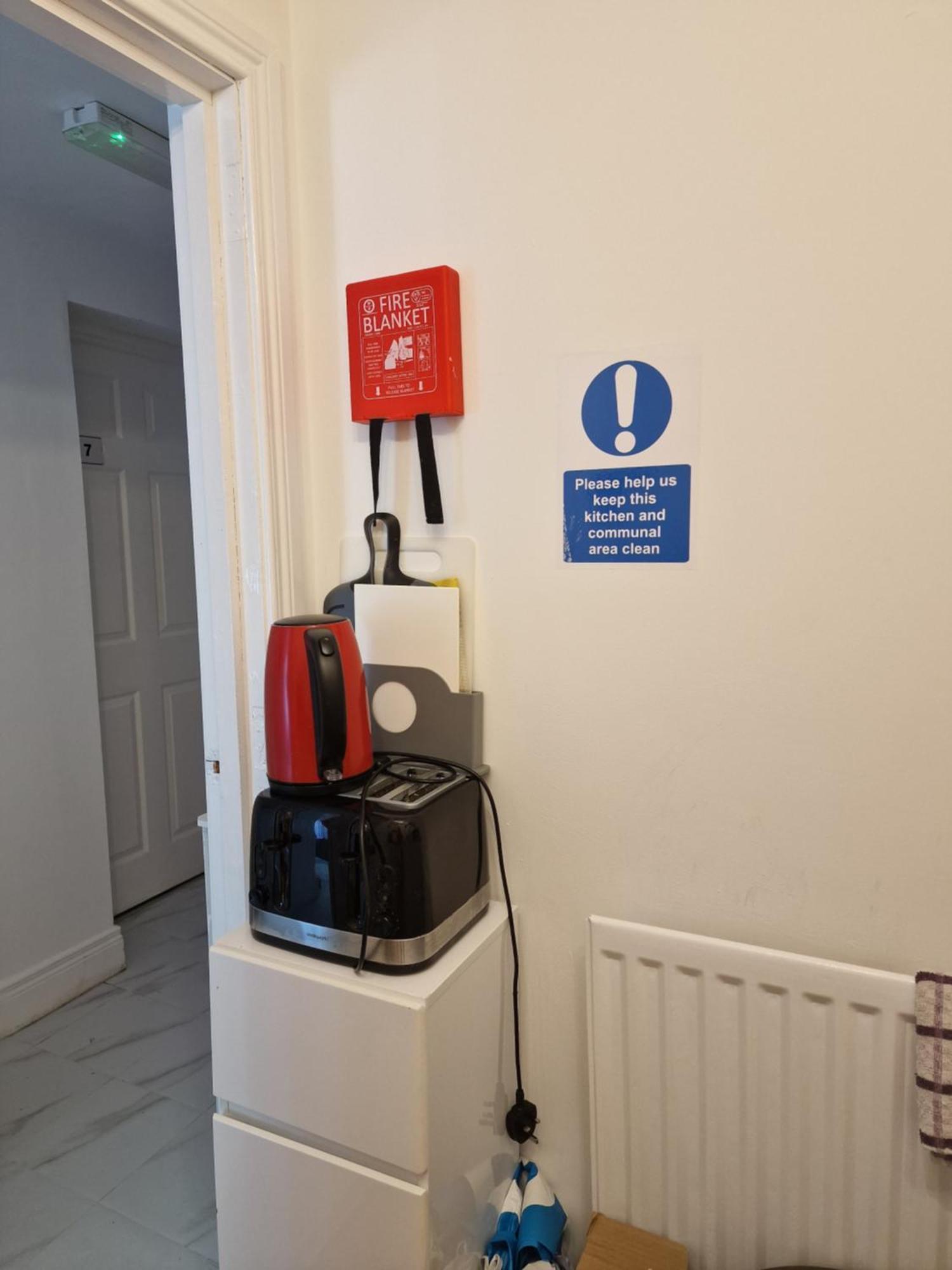 Hostel Aunty Katie'S House, Ni Tourist Board Certified & Located On The Main Oldpark Road To Belfast, With Free Continental Breakfast & Free Ultra Fast Sky Internet, Free Sky Sports & Free Sky Cinema, Self-Check In After 10Pm Gmt Exteriér fotografie