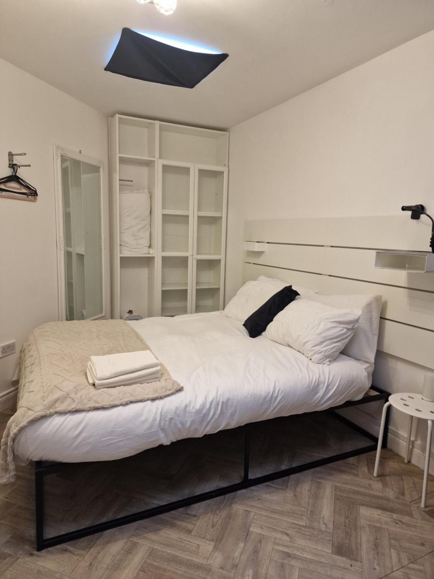 Hostel Aunty Katie'S House, Ni Tourist Board Certified & Located On The Main Oldpark Road To Belfast, With Free Continental Breakfast & Free Ultra Fast Sky Internet, Free Sky Sports & Free Sky Cinema, Self-Check In After 10Pm Gmt Exteriér fotografie
