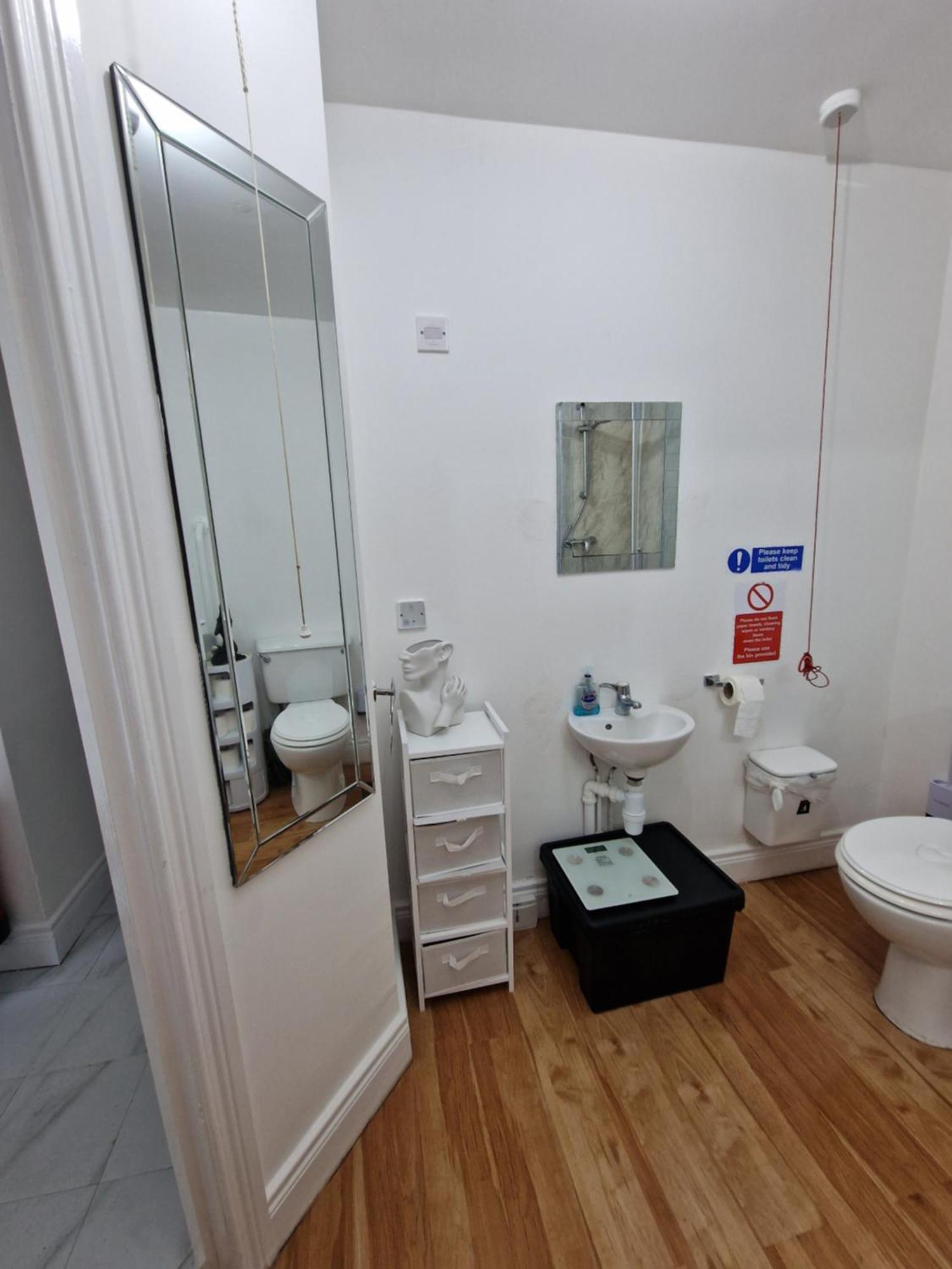 Hostel Aunty Katie'S House, Ni Tourist Board Certified & Located On The Main Oldpark Road To Belfast, With Free Continental Breakfast & Free Ultra Fast Sky Internet, Free Sky Sports & Free Sky Cinema, Self-Check In After 10Pm Gmt Exteriér fotografie