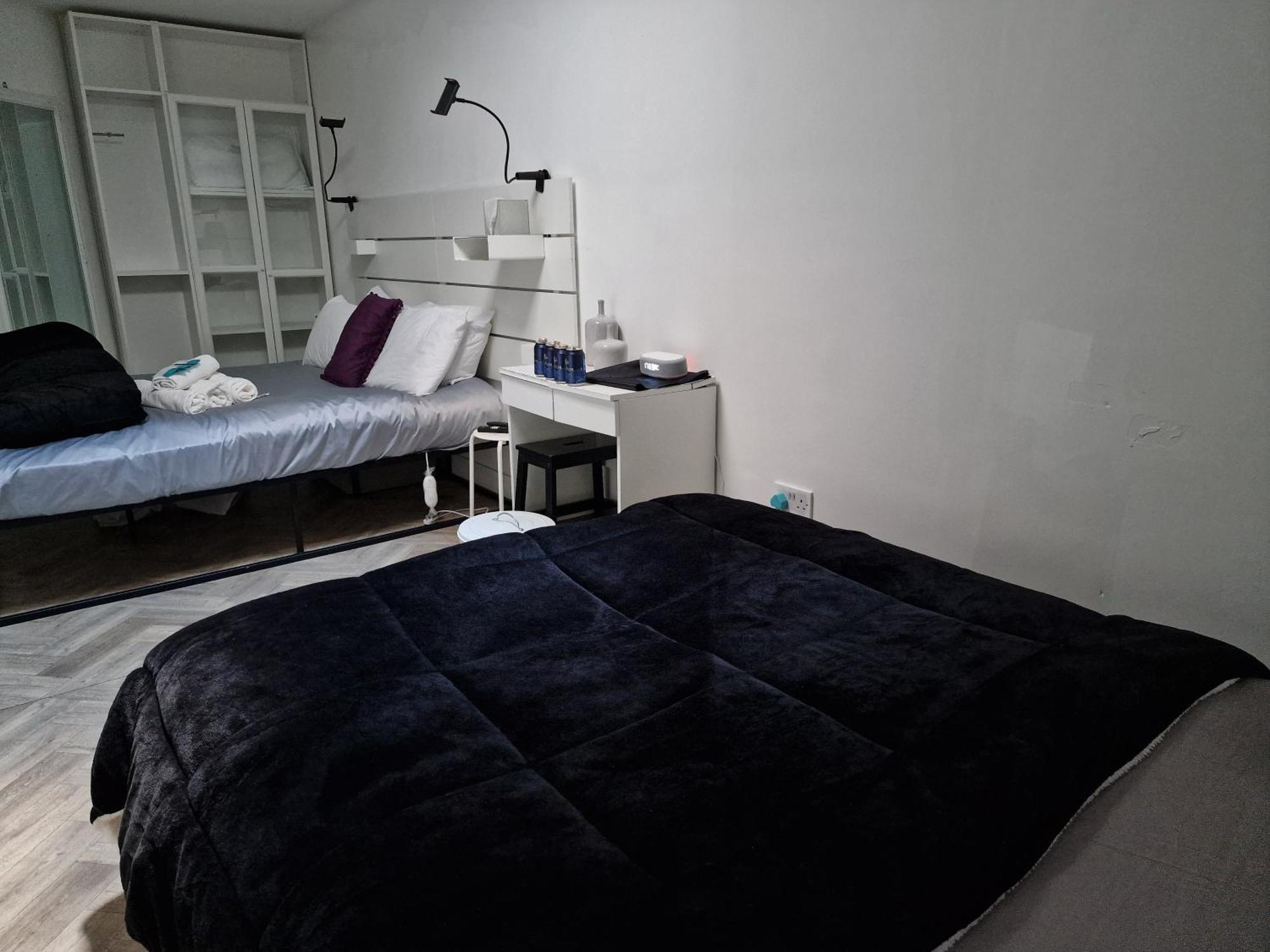 Hostel Aunty Katie'S House, Ni Tourist Board Certified & Located On The Main Oldpark Road To Belfast, With Free Continental Breakfast & Free Ultra Fast Sky Internet, Free Sky Sports & Free Sky Cinema, Self-Check In After 10Pm Gmt Exteriér fotografie