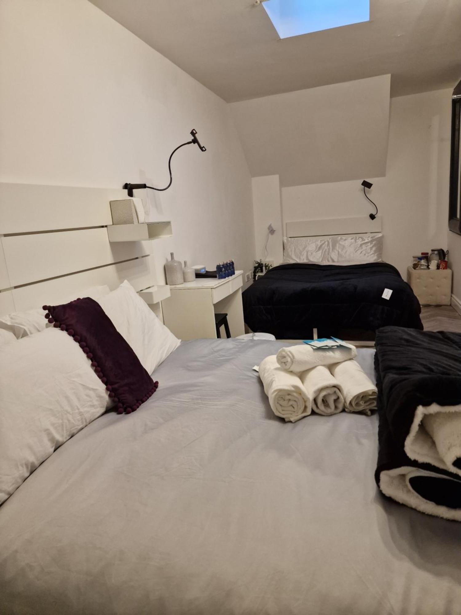 Hostel Aunty Katie'S House, Ni Tourist Board Certified & Located On The Main Oldpark Road To Belfast, With Free Continental Breakfast & Free Ultra Fast Sky Internet, Free Sky Sports & Free Sky Cinema, Self-Check In After 10Pm Gmt Exteriér fotografie