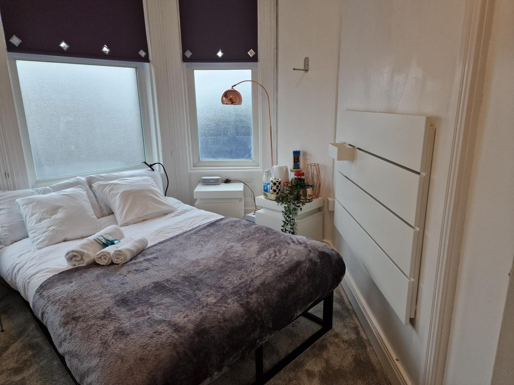 Hostel Aunty Katie'S House, Ni Tourist Board Certified & Located On The Main Oldpark Road To Belfast, With Free Continental Breakfast & Free Ultra Fast Sky Internet, Free Sky Sports & Free Sky Cinema, Self-Check In After 10Pm Gmt Exteriér fotografie