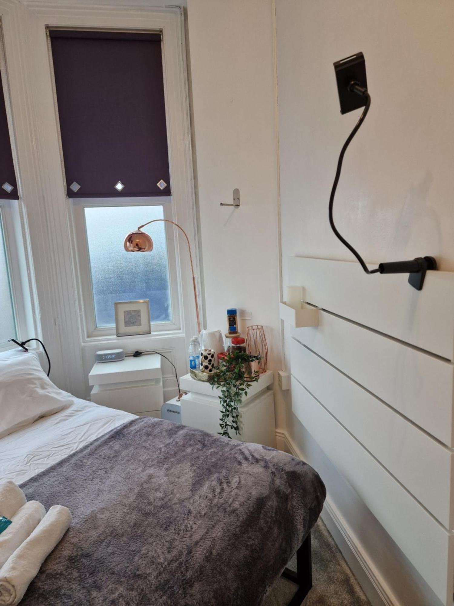 Hostel Aunty Katie'S House, Ni Tourist Board Certified & Located On The Main Oldpark Road To Belfast, With Free Continental Breakfast & Free Ultra Fast Sky Internet, Free Sky Sports & Free Sky Cinema, Self-Check In After 10Pm Gmt Exteriér fotografie